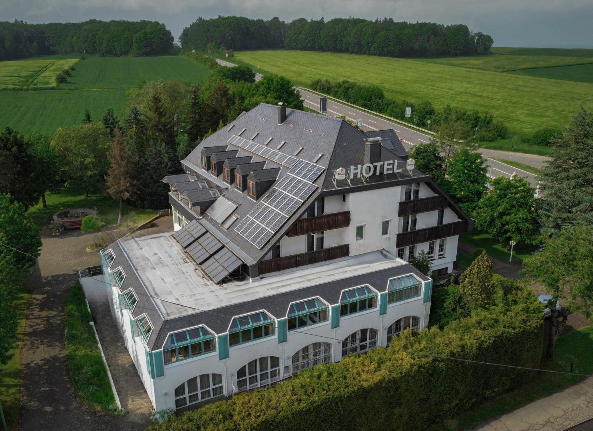 Zenner's Landhotel Newel Buitenkant foto